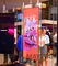 صفحه نمایش دیجیتال تبلیغاتی دوگانه 55 اینچ تصویر زمینه OLED حلق آویز خرده فروشی تامین کننده